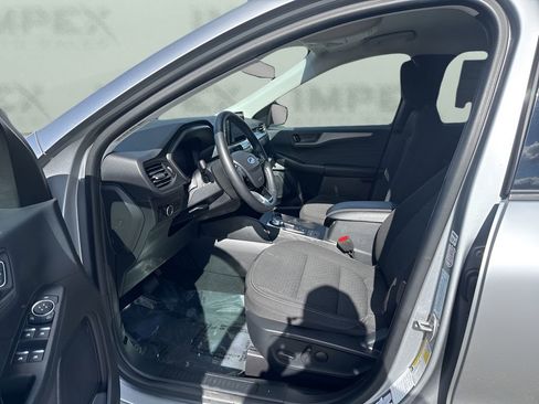 Used 2024 Ford Escape Active w/ Cold Weather Package image 9