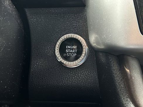 Used 2019 Toyota Highlander XLE image 23