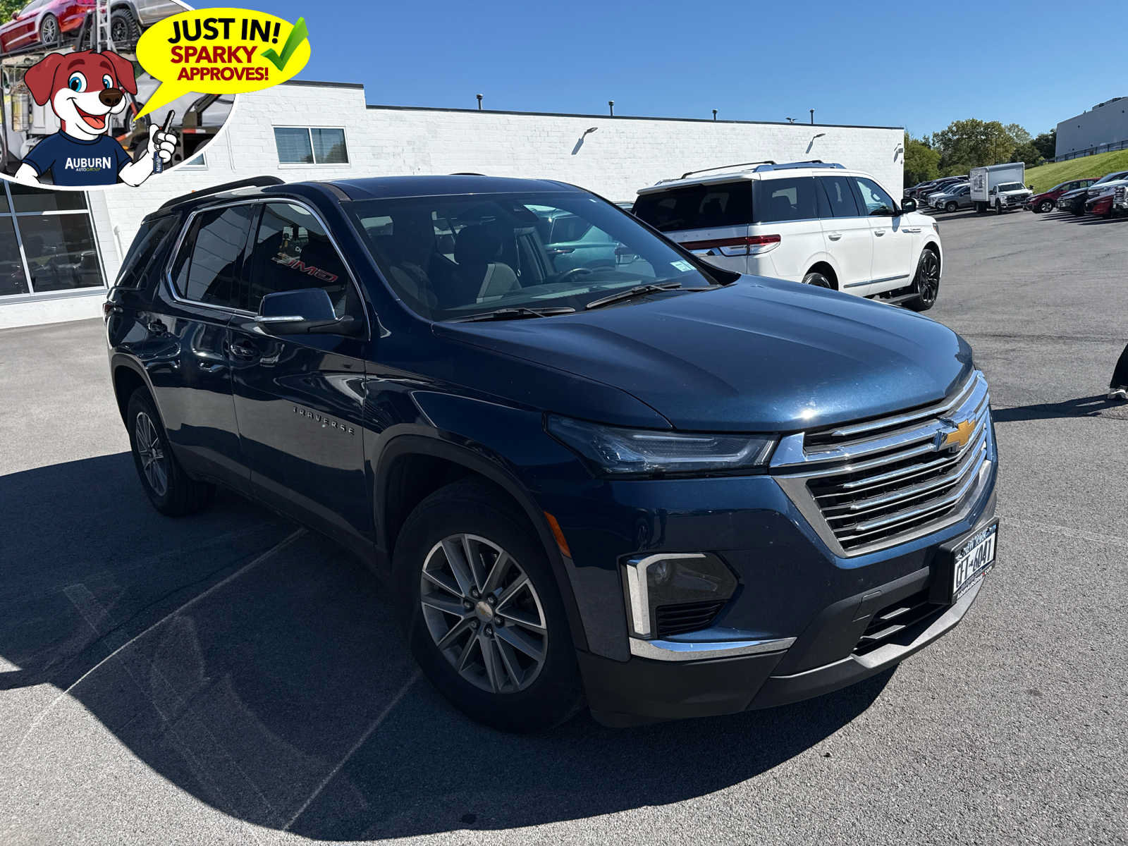 Used 2023 Chevrolet Traverse LT AWD/4WD image 2