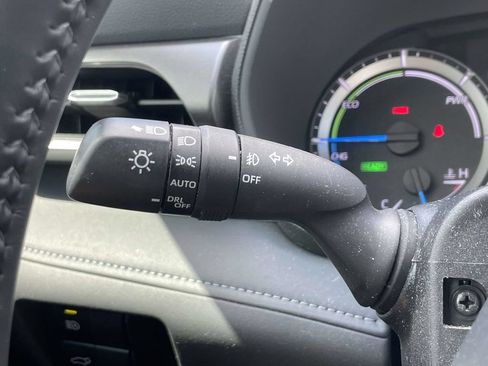 Used 2024 Toyota Highlander LE FWD image 28