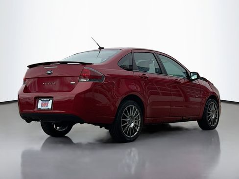 Used 2010 Ford Focus SES image 2
