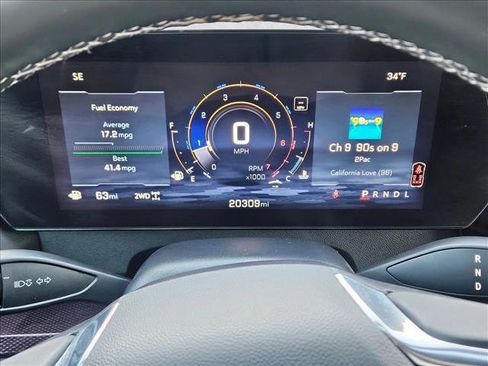 Used 2024 Chevrolet Traverse Z71 image 11