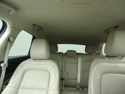 Used 2022 Lincoln Corsair AWD w/ Equipment Group 101A image 29