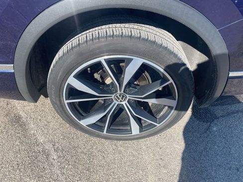 Used 2022 Volkswagen Tiguan SEL R-Line image 25