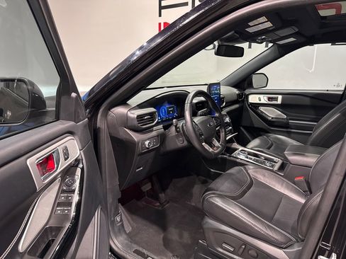 Used 2022 Ford Explorer ST w/ ST Street Pack image 11