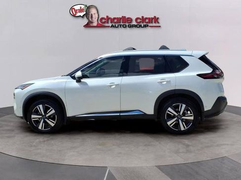 Certified 2023 Nissan Rogue SL w/ SL Premium Package FWD image 2
