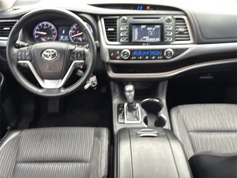 Used 2014 Toyota Highlander Plus image 17