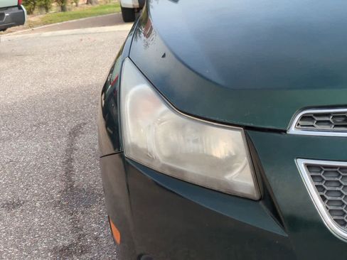 Used 2014 Chevrolet Cruze LS image 10