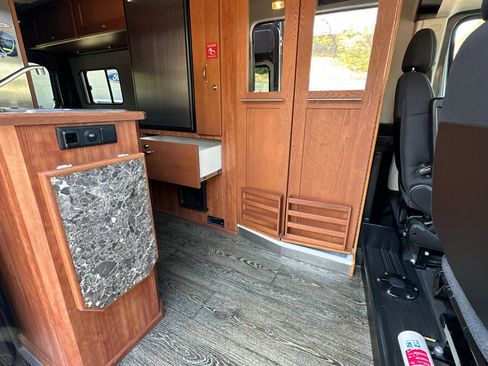 Used 2018 RAM ProMaster 3500 w/ Premium Appearance Group image 11