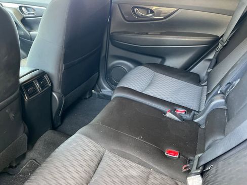 Used 2019 Nissan Rogue SV w/ Sun & Sound Touring Package AWD/4WD image 5