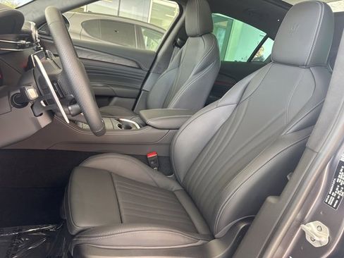 New 2025 Maserati Grecale Modena image 14