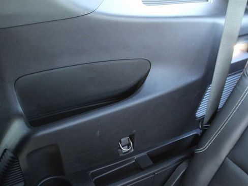 Used 2022 Ford Explorer ST image 32