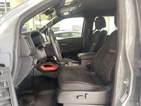 Used 2023 Nissan Frontier PRO-4X w/ Technology Package image 31