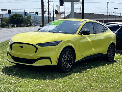 Used 2025 Ford Mustang Mach-E Premium AWD/4WD image 6
