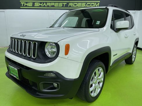 Used 2017 Jeep Renegade Latitude AWD/4WD image 5