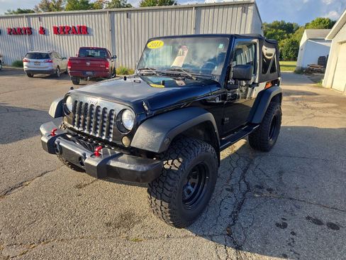 Used 2013 Jeep Wrangler Sport AWD/4WD image 4