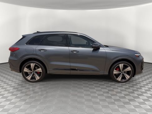 New 2026 Audi SQ5 Premium Plus AWD/4WD image 8