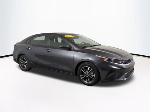 Used 2023 Kia Forte LXS FWD image 2
