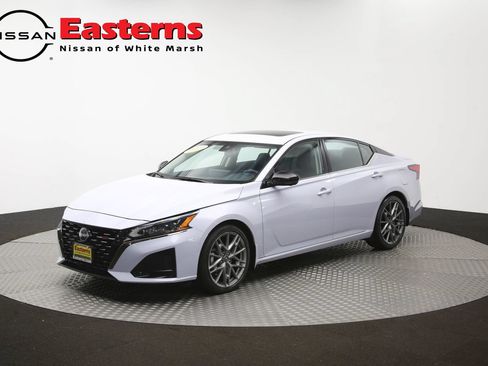 Used 2023 Nissan Altima 2.0 SR FWD image 55