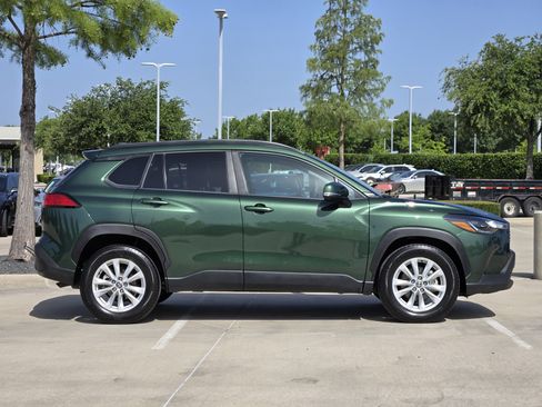 Used 2023 Toyota Corolla Cross LE w/ Moonroof Package FWD image 6