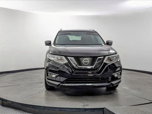 Used 2017 Nissan Rogue SV w/ SV Premium Package image 12