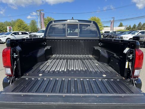 Certified 2022 Toyota Tacoma SR image 9