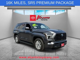 Used 2024 Toyota Sequoia SR5 w/ SR5 Premium Package AWD/4WD video 1
