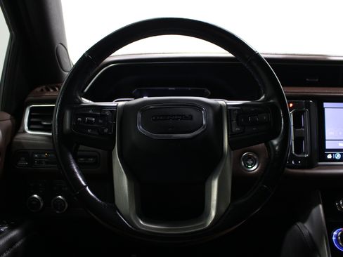 Used 2021 GMC Yukon XL Denali AWD/4WD image 10