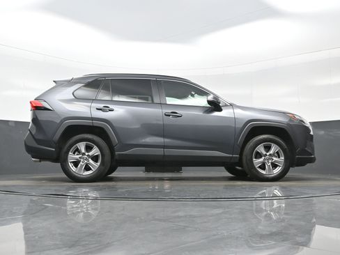 Used 2025 Toyota RAV4 XLE AWD/4WD image 33