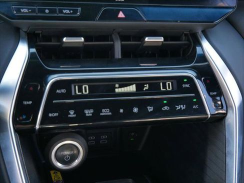 Certified 2024 Toyota Venza Limited AWD/4WD image 20