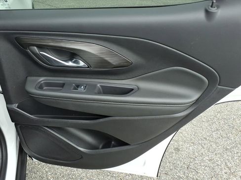 Used 2024 GMC Terrain SLT image 19