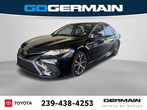 Used 2019 Toyota Camry SE FWD image 1
