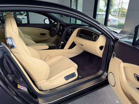 Used 2017 Bentley Continental GT AWD/4WD image 25