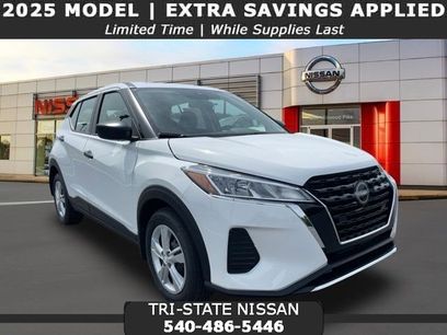 New 2025 Nissan Kicks Play S