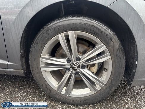 Used 2024 Volkswagen Jetta SE image 11