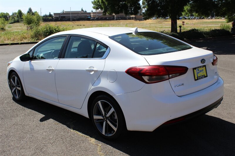 Used 2017 Kia Forte EX FWD image 3