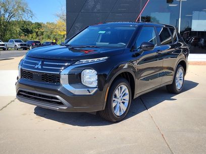 New 2025 Mitsubishi Outlander ES