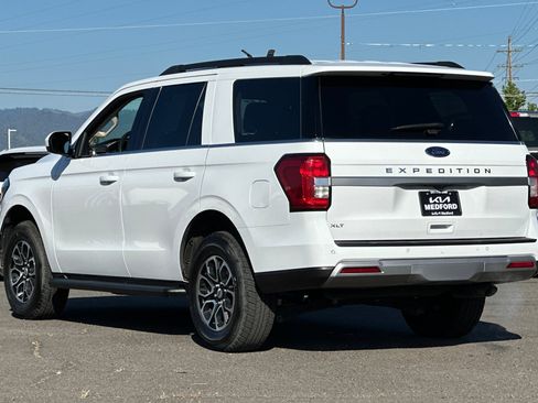 Used 2024 Ford Expedition XLT AWD/4WD image 7