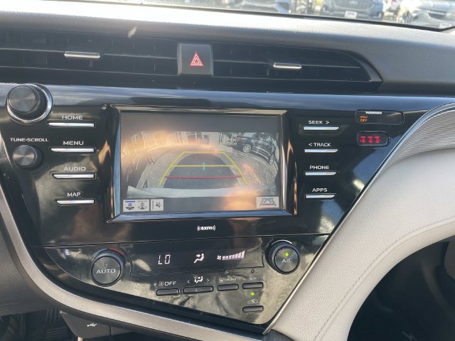 Used 2020 Toyota Camry SE w/ Convenience Package FWD image 24