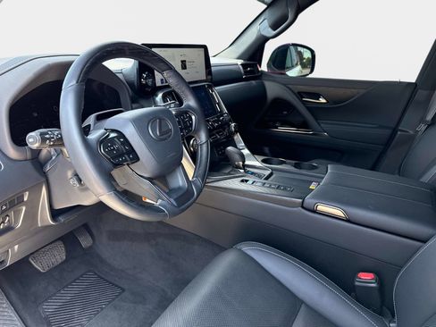 Used 2025 Lexus LX 700h Luxury w/ Appearance Package AWD/4WD image 34