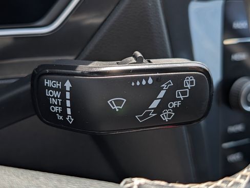 Certified 2022 Volkswagen Tiguan SE AWD/4WD image 29