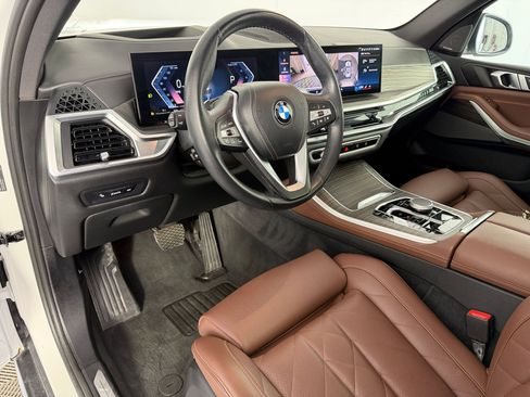 Certified 2024 BMW X5 xDrive40i w/ Premium Package AWD/4WD image 4