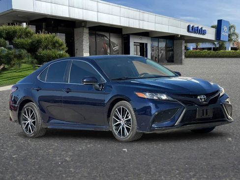 Used 2021 Toyota Camry SE image 10