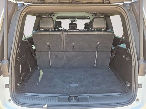Used 2024 Jeep Wagoneer Series II w/ Flexible Seating Group RWD image 12