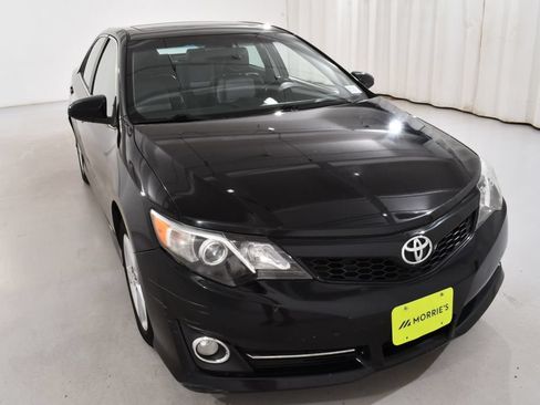 Used 2012 Toyota Camry SE FWD image 4