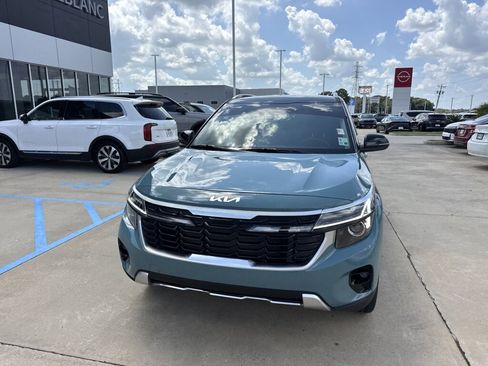 Certified 2025 Kia Seltos S FWD image 5