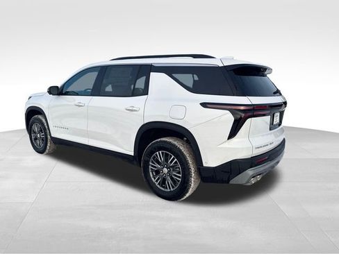 New 2026 Chevrolet Traverse LT w/ Enhanced Driving Package image 3