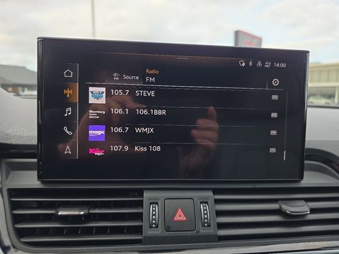 Used 2021 Audi Q5 e Premium Plus w/ Premium Plus Package image 97