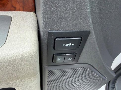 Used 2012 Ford Flex Limited w/ Equipment Group Order Code FWD image 23