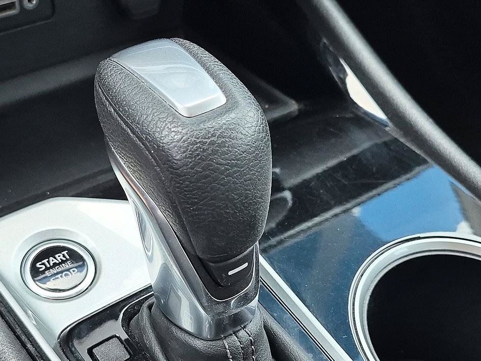 Used 2024 Nissan Altima 2.5 SV FWD image 25
